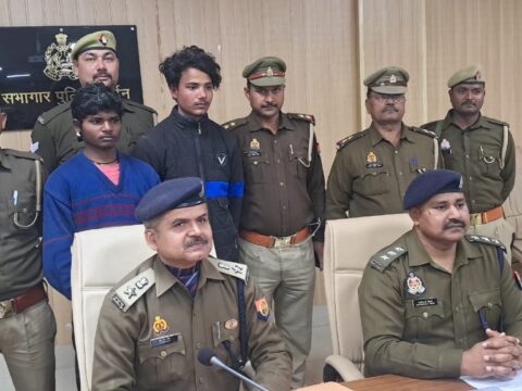 गौर पुलिस द्वारा चोरी करने वाले वांछित 2 अभियुक्तों को चोरी के सामान के साथ गिरफ्तार किया