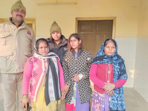 गौर पुलिस ने अर्धविक्षिप्त युवती को घरवालों को सुपुर्द किया