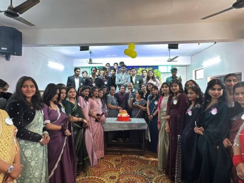 जी वी एम कान्वेंट स्कूल में फेयरवेल का किया गया आयोजन