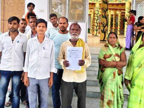 दबंगो ने रोक लिया रास्ता, ग्रामीणों ने किया कार्रवाई, रास्ता खोलवाने की मांग