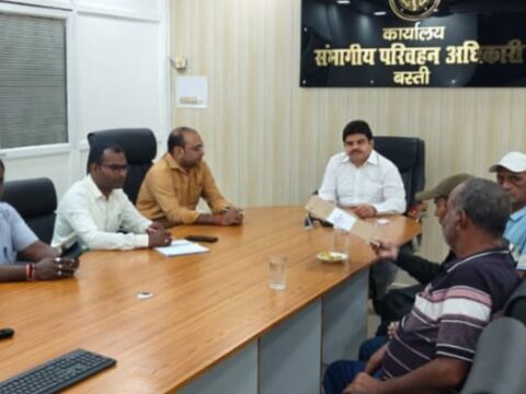 सम्भागीय परिवहन कार्यालय में आगामी त्योहार को लेकर बस यूनियन के पदाधिकायिों के साथ बैठक हुआ संपन्न