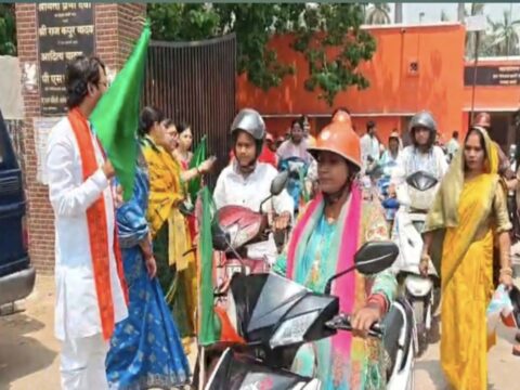नारी शक्ति वंदन अधिनियम के समर्थन में भाजपा महिला मोर्चा द्वारा निकाली गई बाइक-स्कूटी रैली को महिला आयोग की उपाध्यक्ष ने दिखाई हरी झंडी
