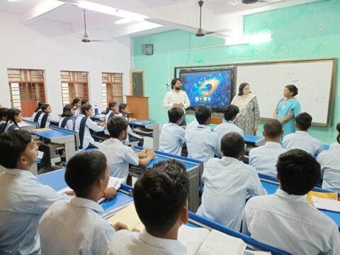 नवोदय विद्यालय में विद्यार्थियों को गुणवत्तापूर्ण भोजन, शिक्षा और स्वच्छ वातावरण उपलब्ध कराने के निर्देश