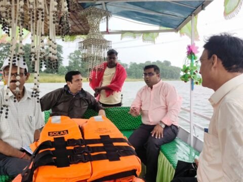 राहत-बचाव कार्यों और स्वास्थ्य व्यवस्थाओं का लिया जायजा, बच्चों की सुरक्षा को लेकर दिए सख्त निर्देश