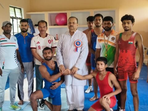 राष्ट्रीय खेल दिवस पर बस्ती में साइकिल रैली और कुश्ती